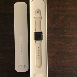 Apple Watch series 2 (cracked)